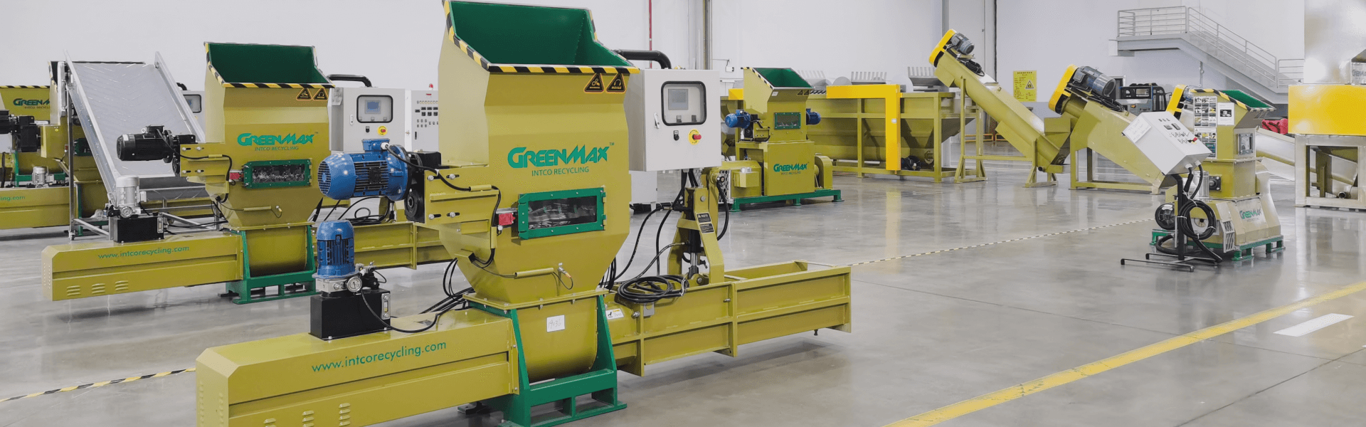 由鎮(zhèn)江英科再生機械有限公司生產(chǎn)的可再生PS泡沫塑料環(huán)?；厥諜C械為客戶提供了EPS廢料處理方案